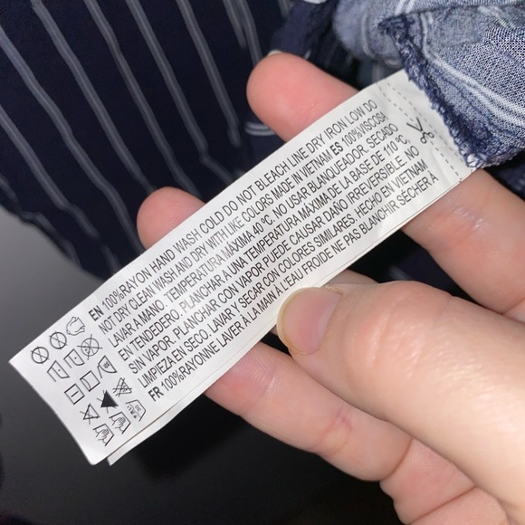 EUC FOREVER 21 Navy Blue Contemporary Stripe Tank Top Size Large - Picture 4 of 6